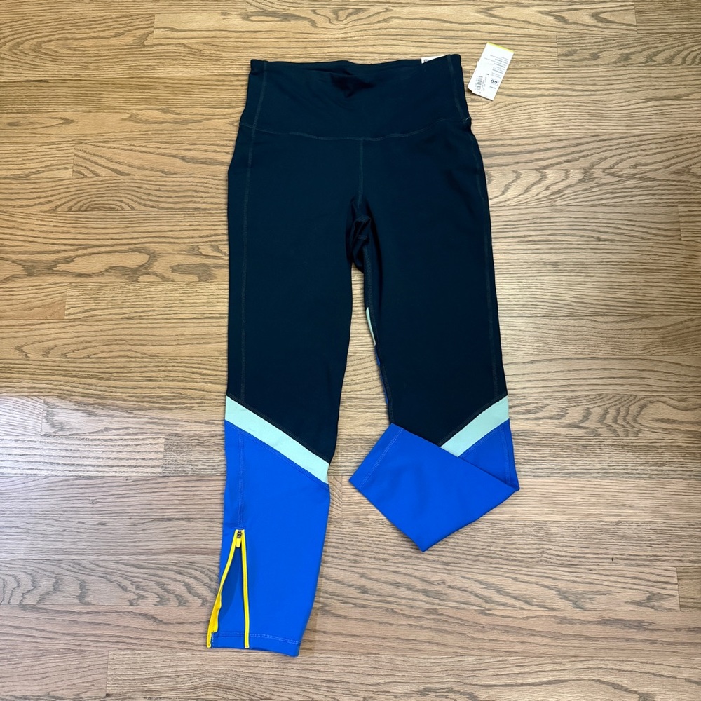 Old Navy active elevate Leggings. NWT
